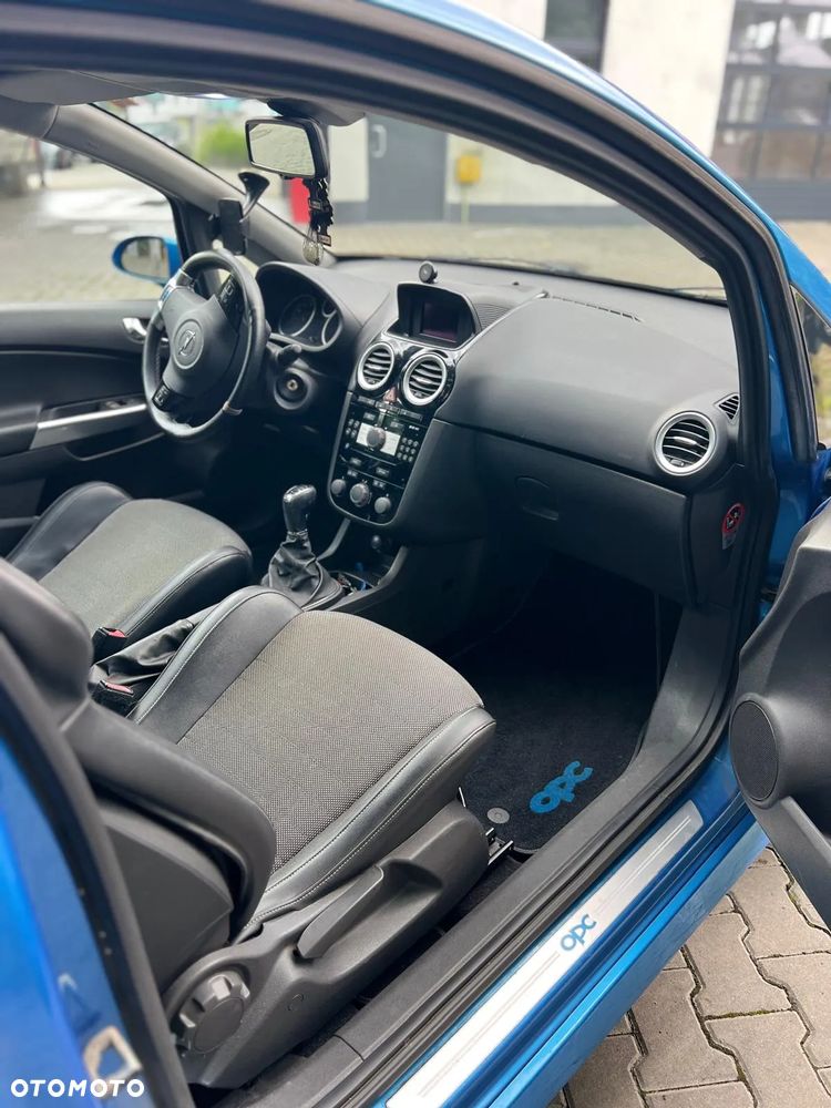 Opel Corsa 1.6T OPC - 12