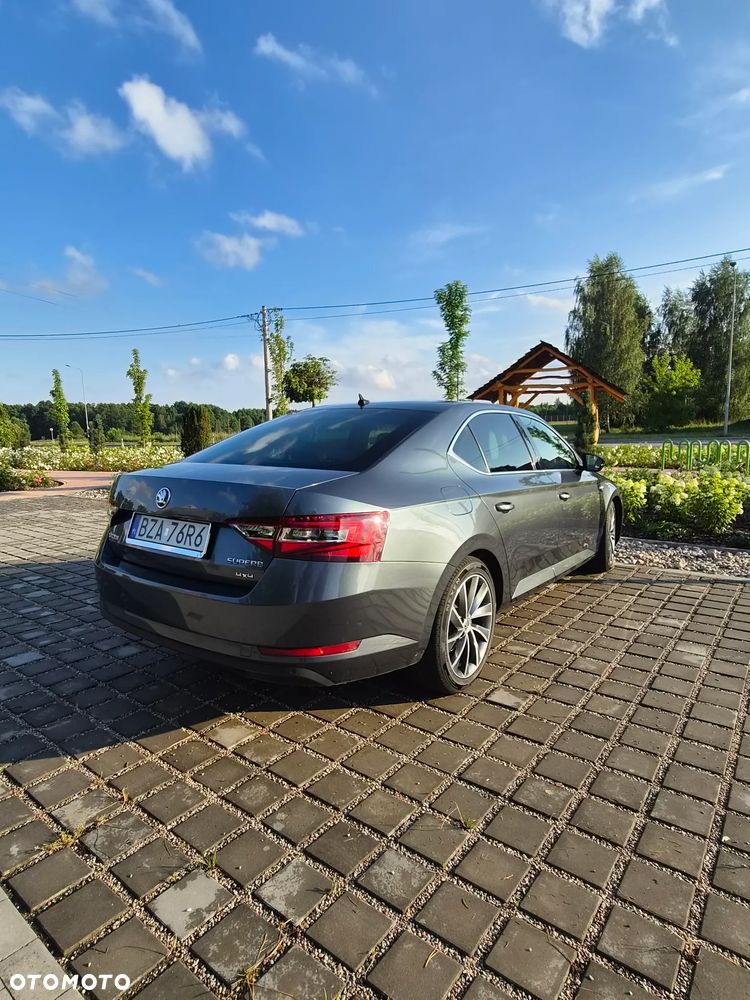 Skoda Superb 2.0 TDI 4x4 L&K DSG - 5