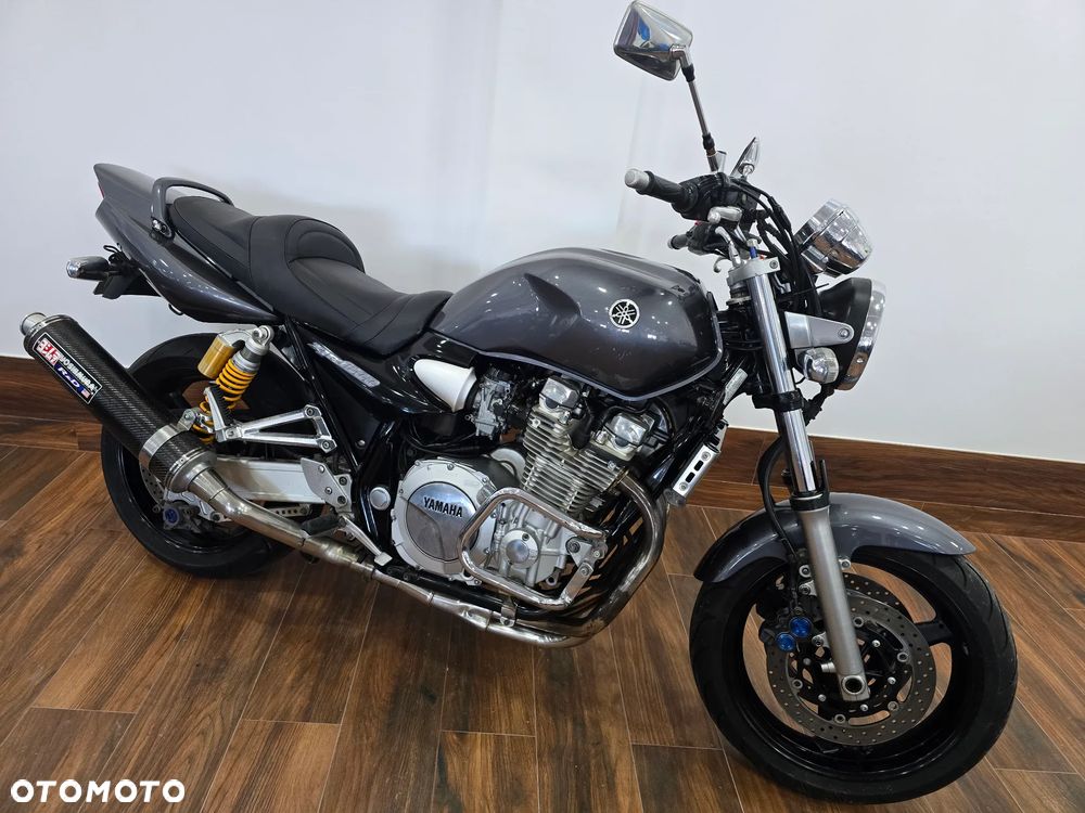 Yamaha XJR - 20