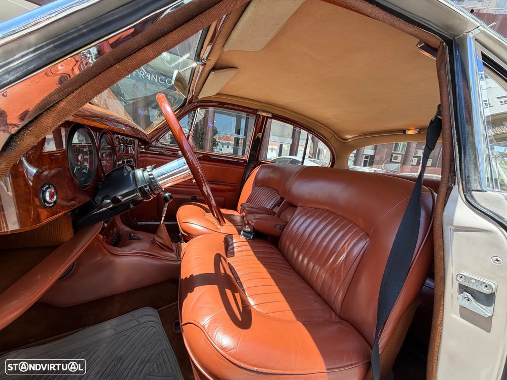 Jaguar S-Type - 10