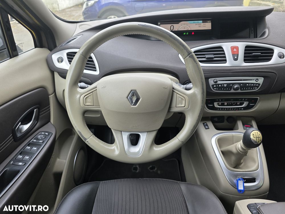 Renault Scenic 1.9dCi Privilege - 17