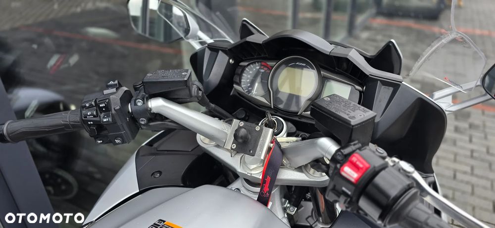 Yamaha FJR - 19