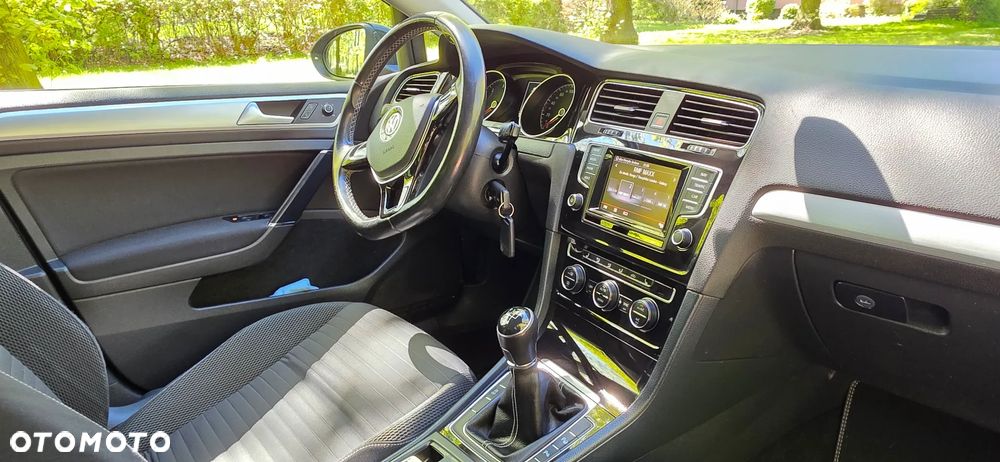 Volkswagen Golf - 12