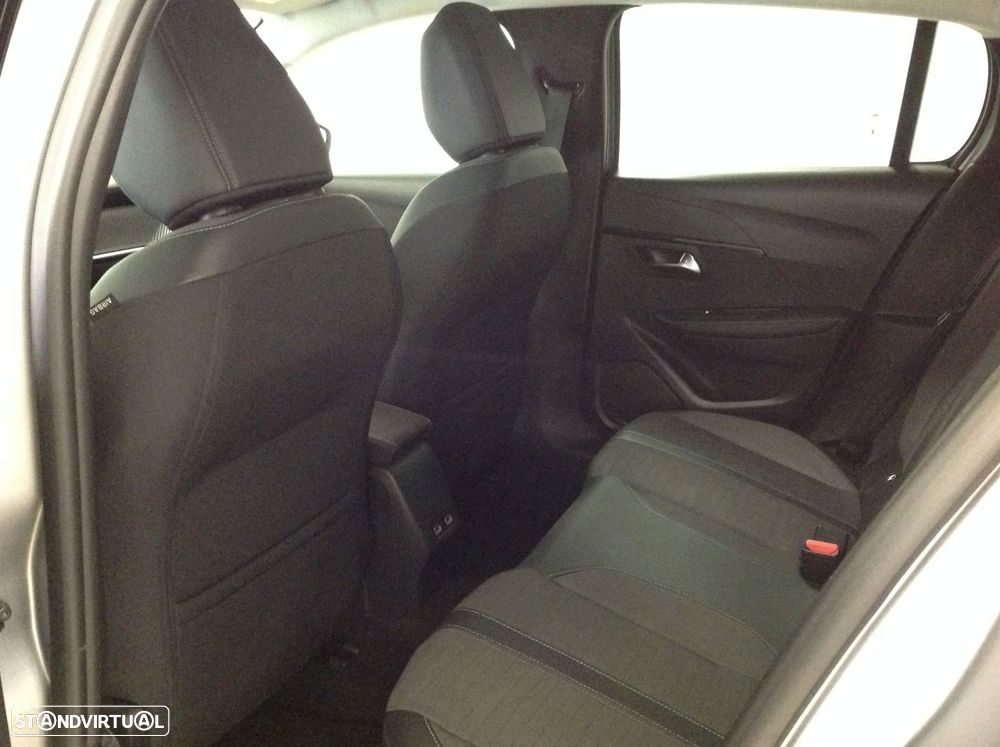 Peugeot 208 1.2 PureTech Allure - 21