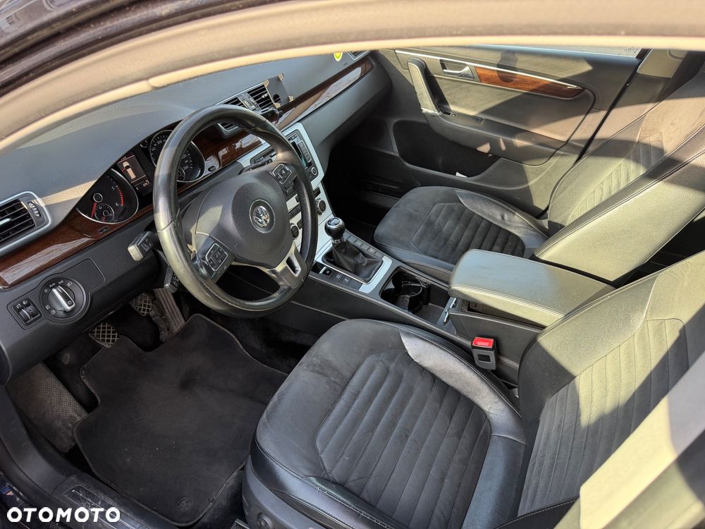 Volkswagen Passat 1.6 TDI Comfortline - 6