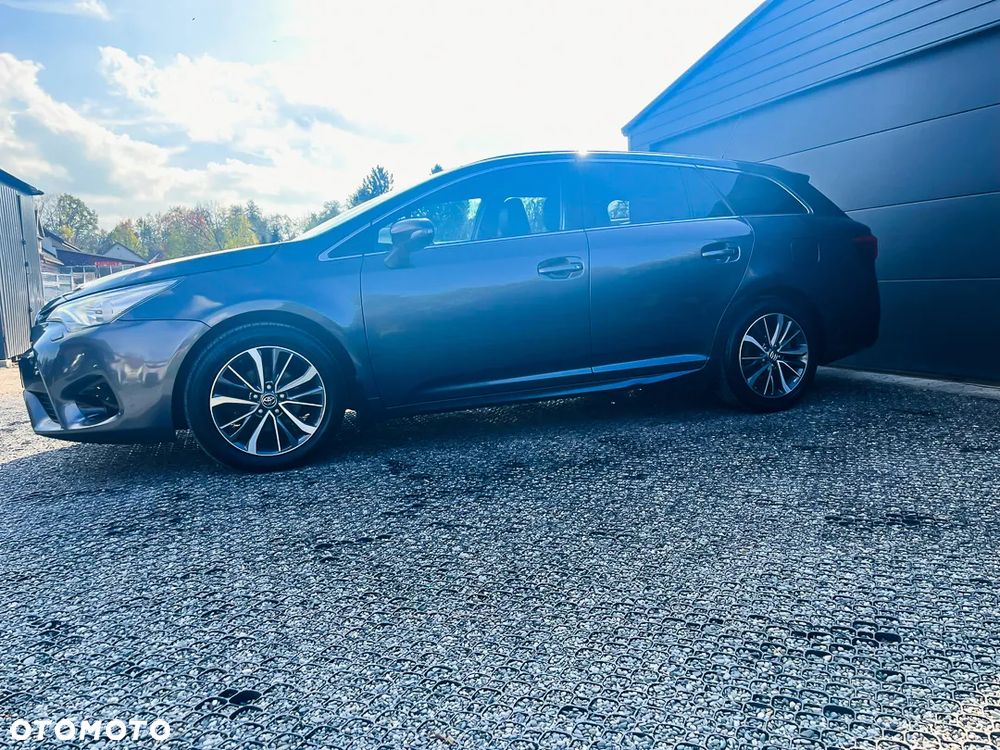 Toyota Avensis 1.6 D-4D Prestige - 6