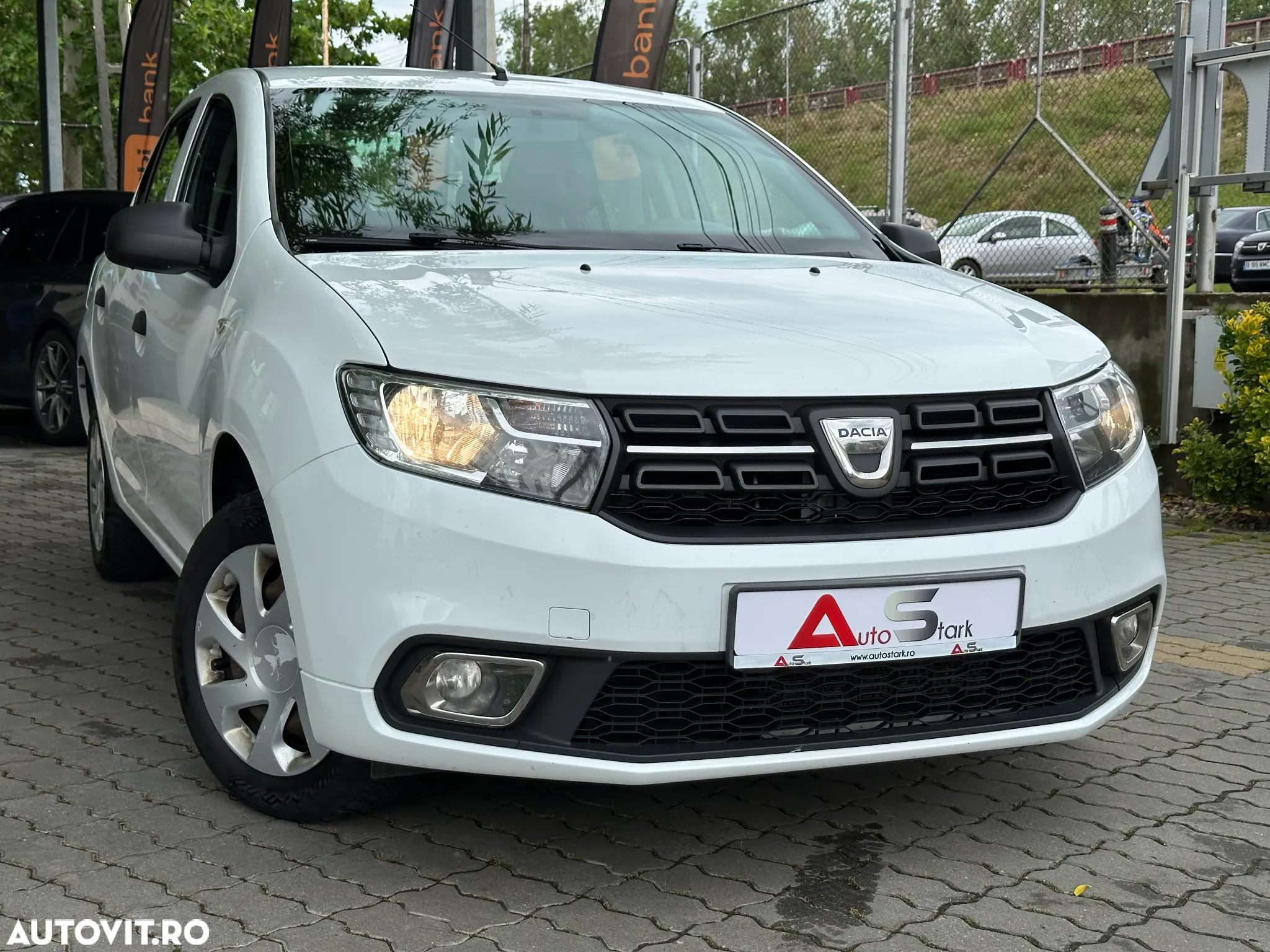 Dacia Logan 0.9 TCe Ambiance - 11