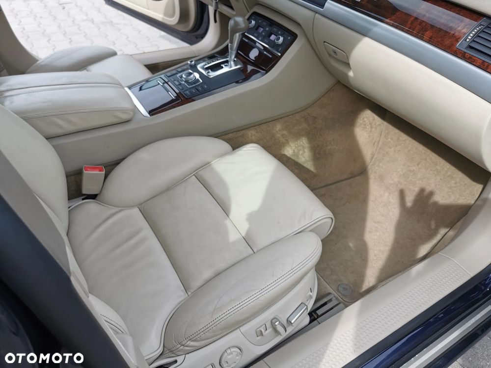 Audi A8 4.2 TDI Quattro - 10