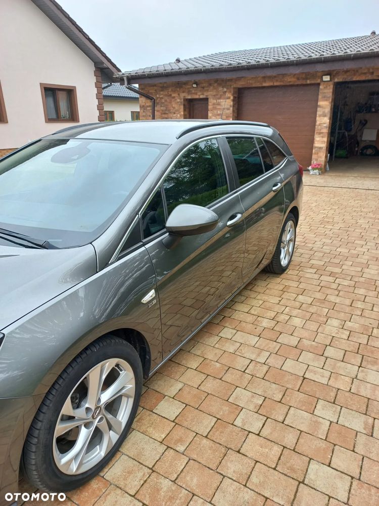 Opel Astra 1.4 Turbo 120 Jahre - 16