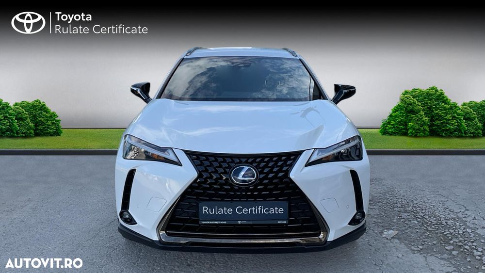 Lexus UX 250h FWD Executive - 8