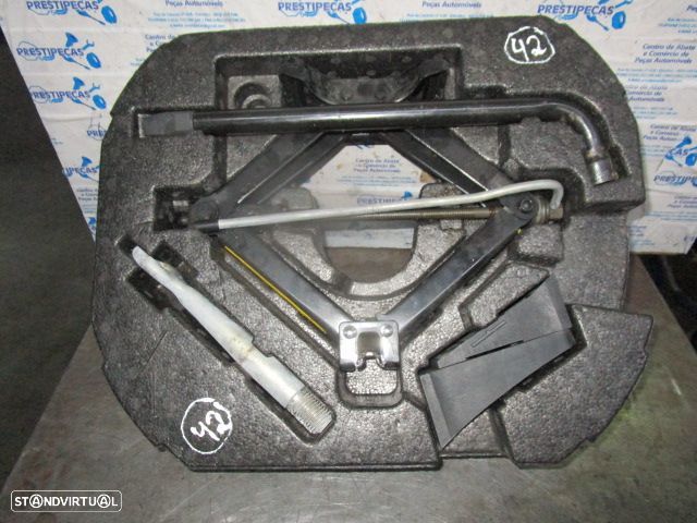 Macaco E Chave De Roda MAC42 JAGUAR XF 2009 JAGUAR XF 2013 2.2D AUT 200CV 4P CINZA - 1