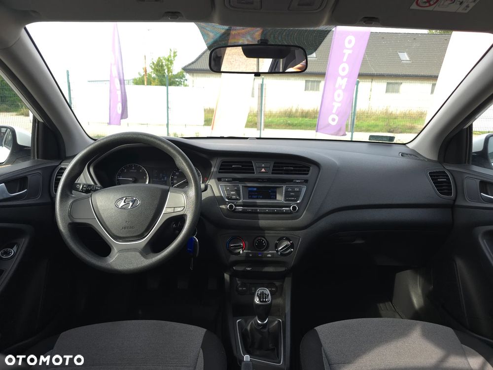 Hyundai i20 1.1 CRDi Comfort - 32