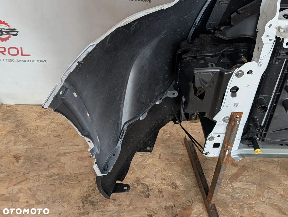 ZDERZAK PAS PRZEDNI LAMPY KOMPLET TOYOTA COROLLA CROSS 22-  2.0 VVTI - 6