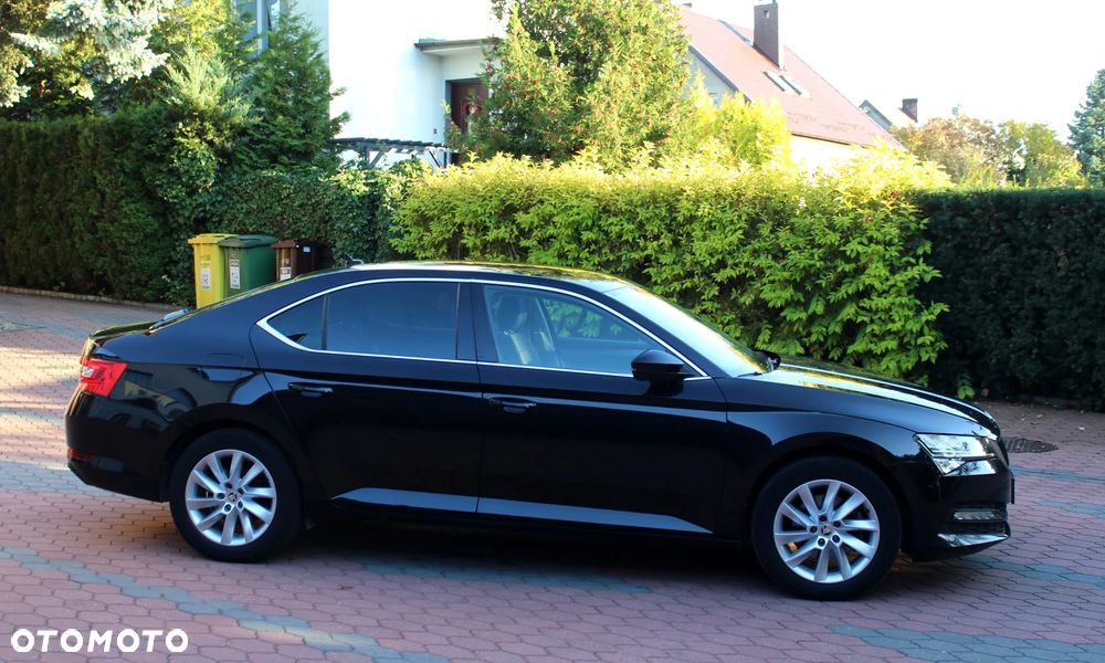 Skoda Superb 2022 photo 3
