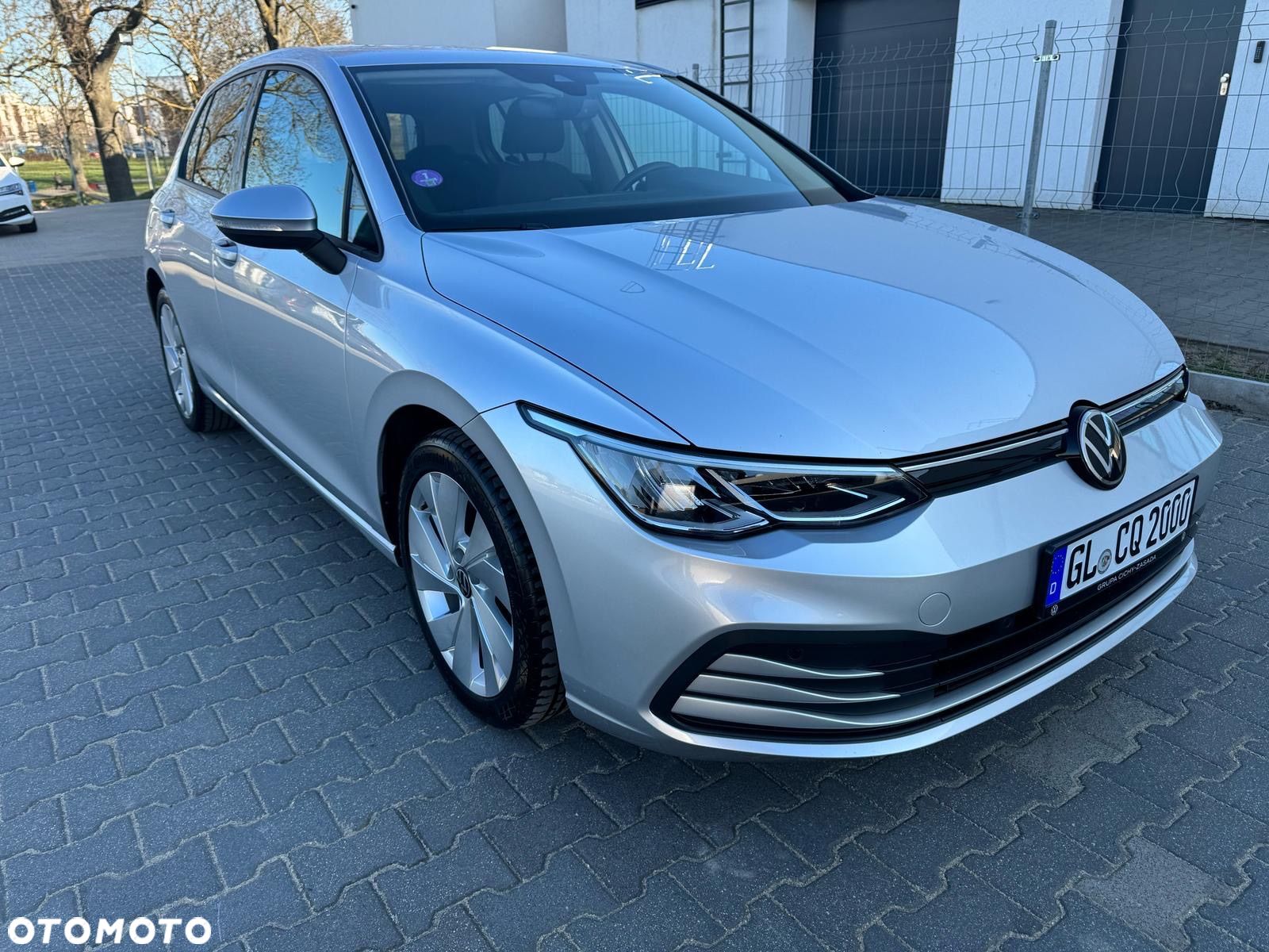 Volkswagen Golf - 1