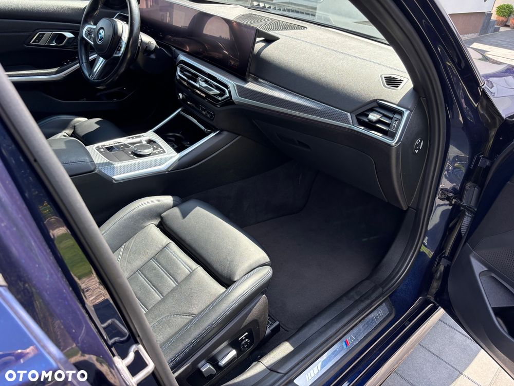 BMW Seria 3 330e xDrive M Sport - 25