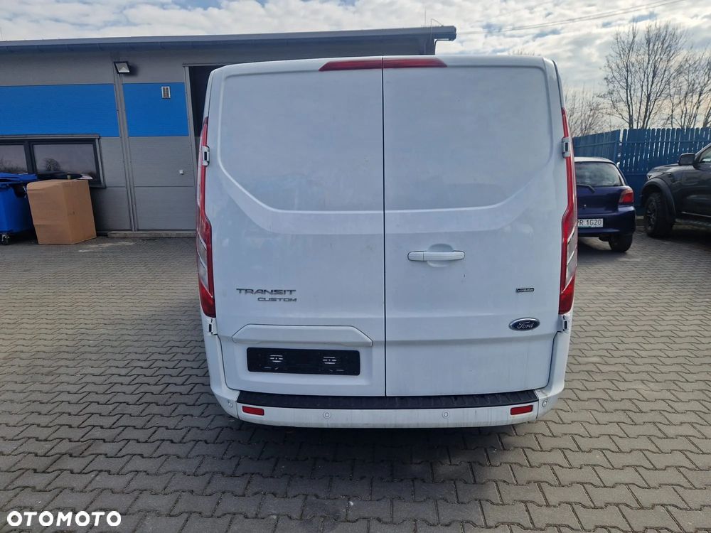 Ford Transit Custom L1H1 AUTOMAT TITANIUM PHEV FV23% - 10