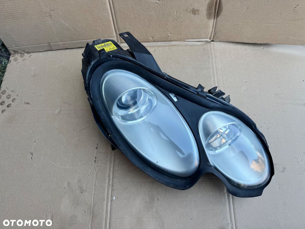 SMART FORFOUR 454 LAMPA PRAWA PRZÓD EUROPA - 2