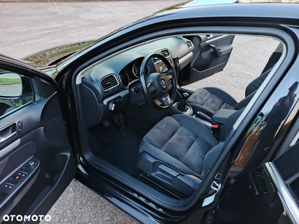 Volkswagen Golf 2.0 TDI DPF Highline - 16