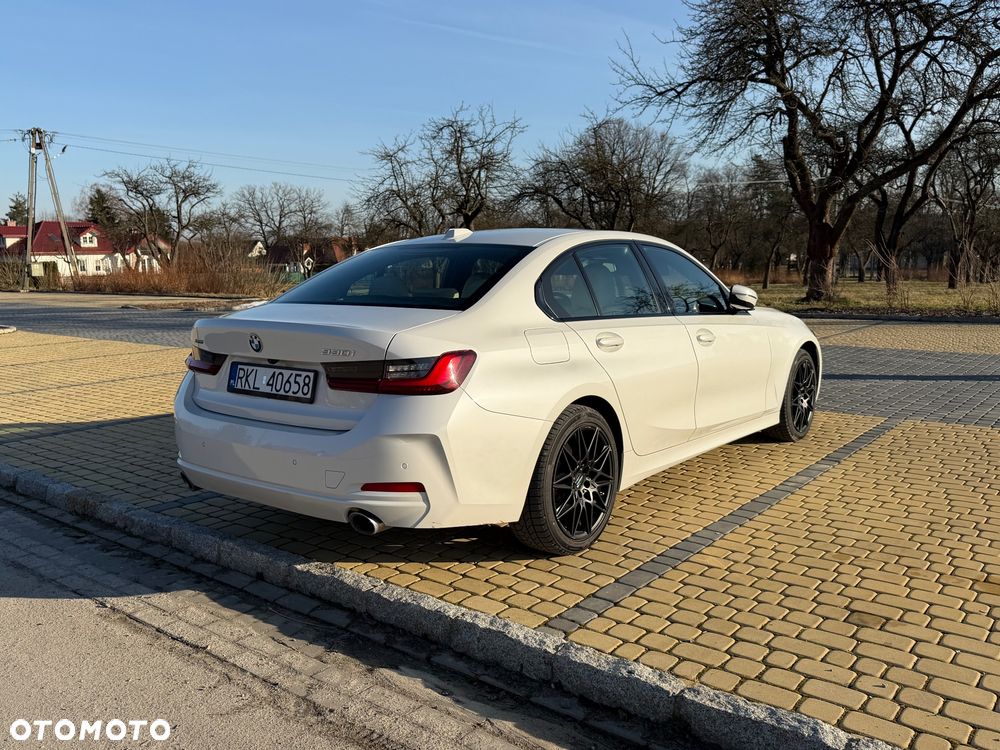 BMW Seria 3 330i xDrive Sport Line - 5