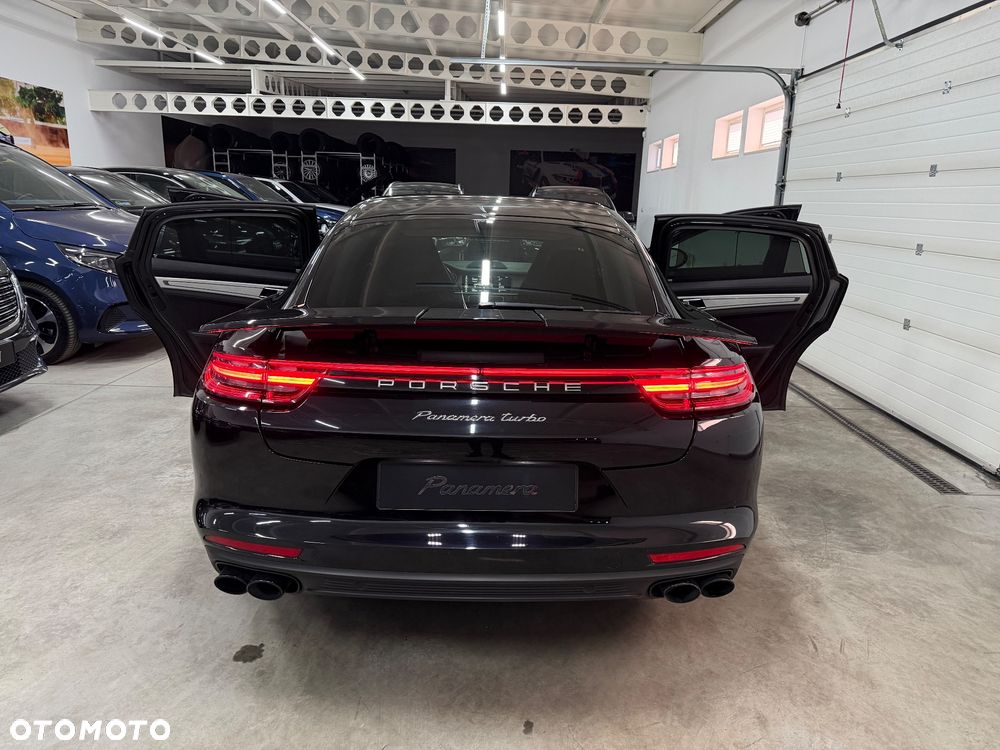 Porsche Panamera Turbo - 11