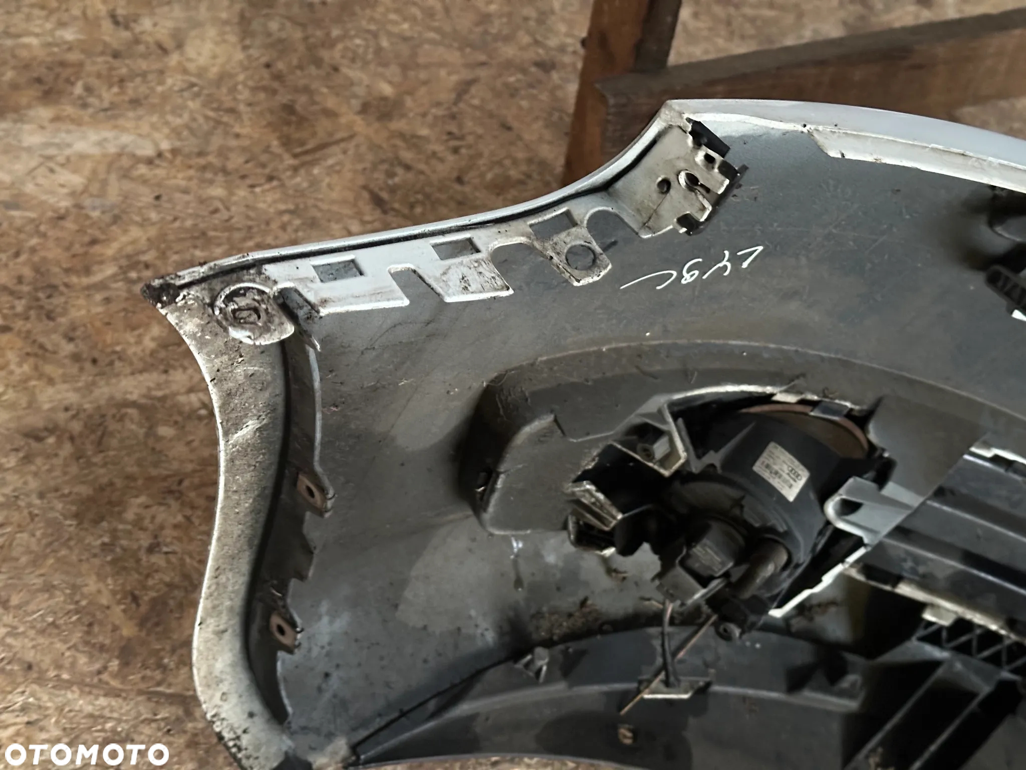 ZDERZAK PRZEDNI AUDI A3 08-12 8P  LY9C - 7