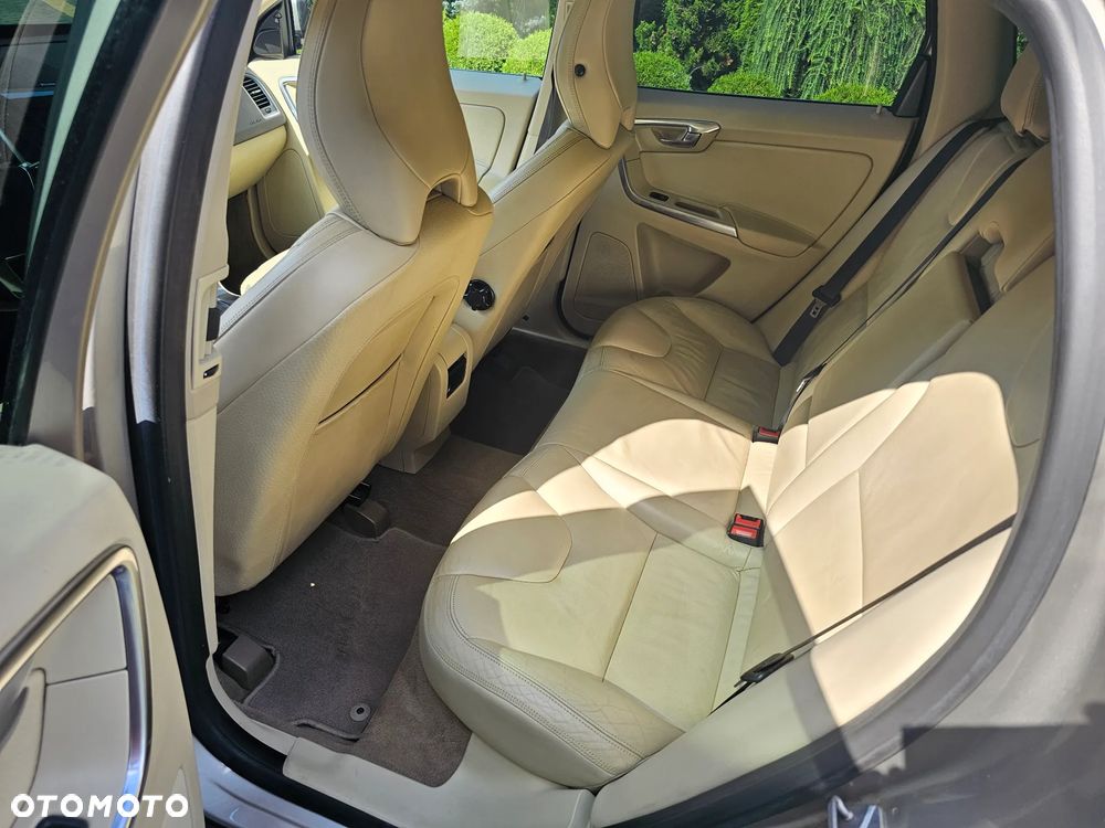 Volvo XC 60 T6 AWD Summum - 14