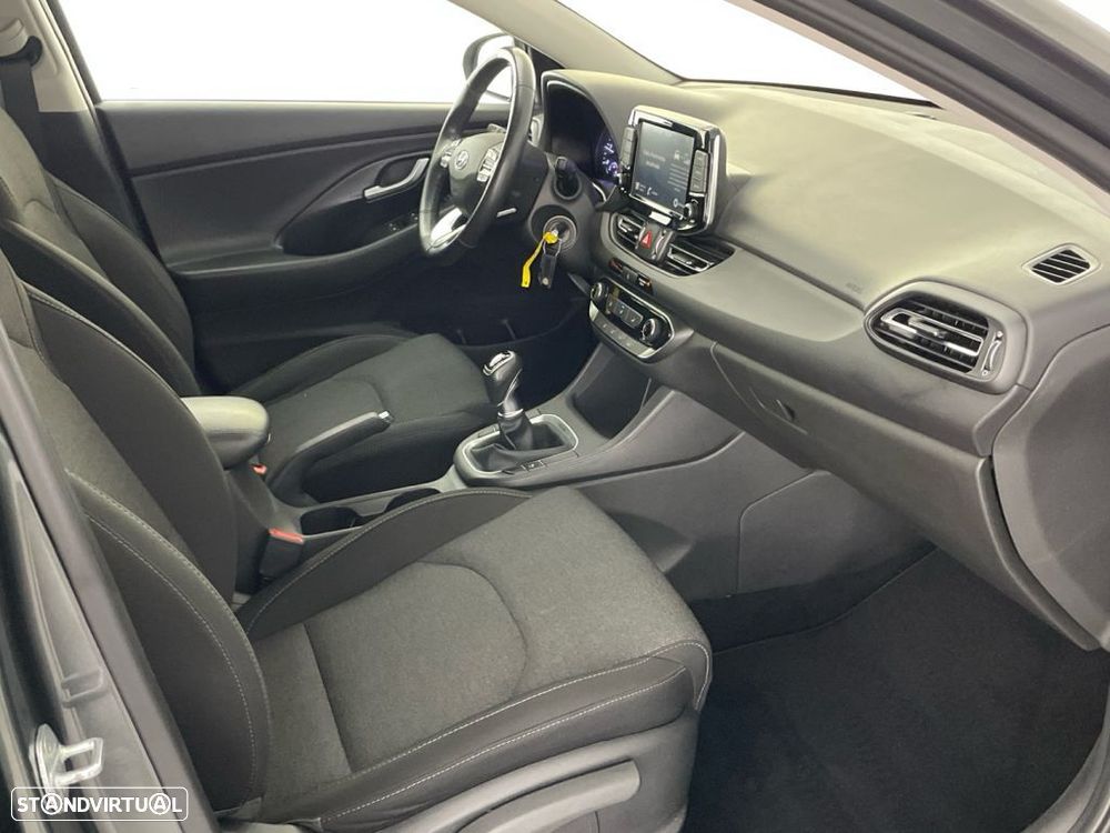 Hyundai i30 1.6 CRDI STyle — fotografia 21