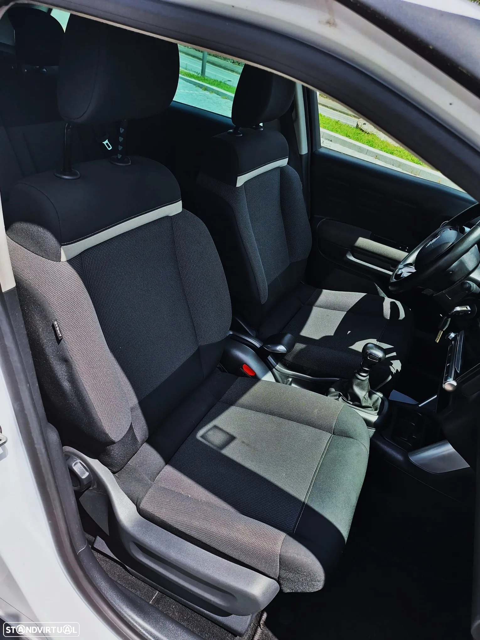 Citroën C3 Aircross 1.5 BlueHDi Feel S&S - 16