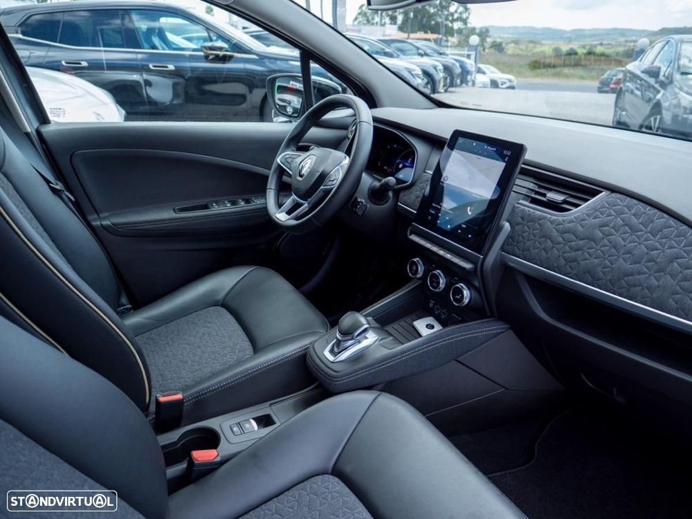 Renault Zoe (c/ Bateria) EV50 135hp Iconic - 17