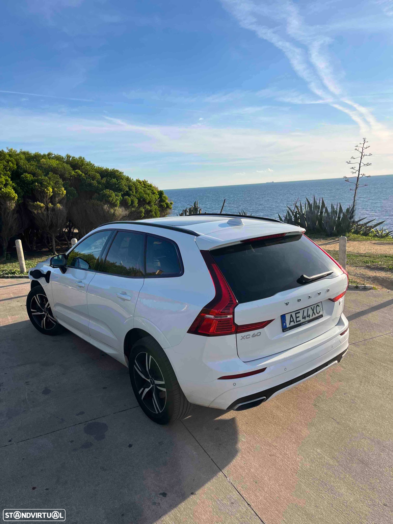 Volvo XC 60 2.0 T6 PHEV R-Design Expression AWD - 14