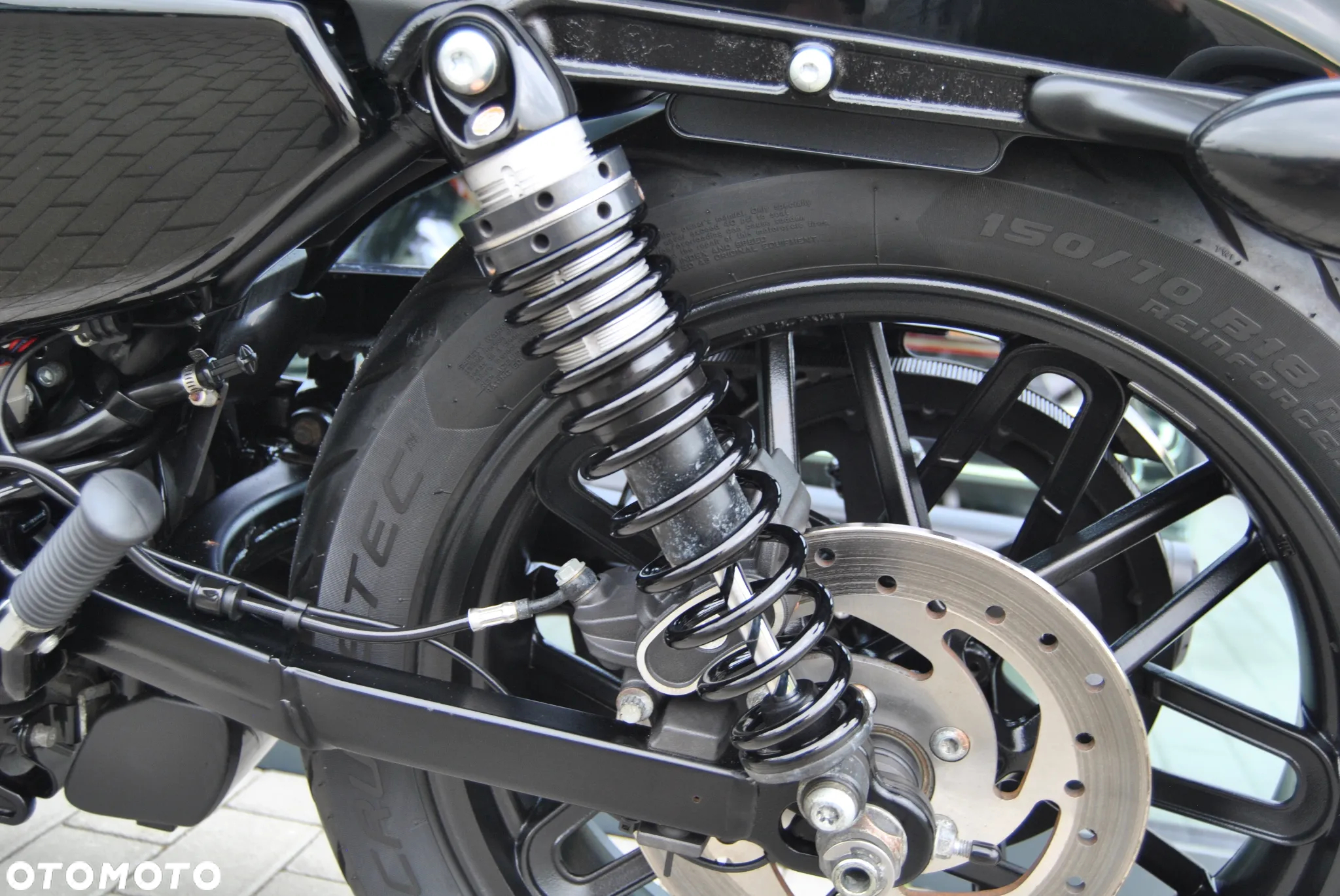 Harley-Davidson Sportster Roadster 1200R - 17