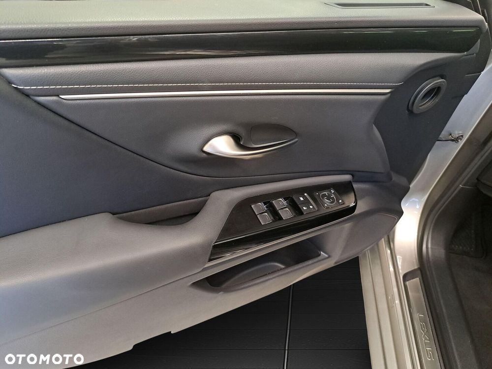 Lexus ES - 16