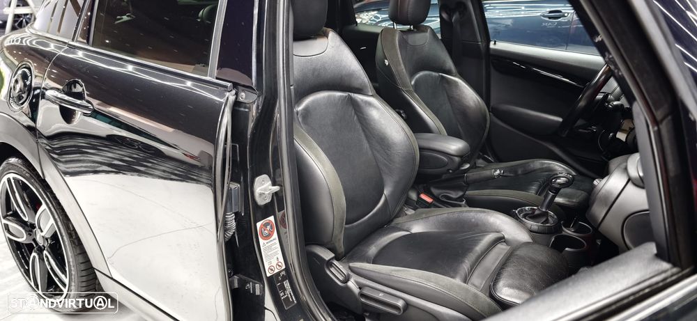 MINI 5 Portas Cooper SD Sport Aut. Seven - 33