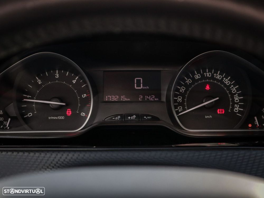 Peugeot 2008 1.6 BlueHDi Style - 23