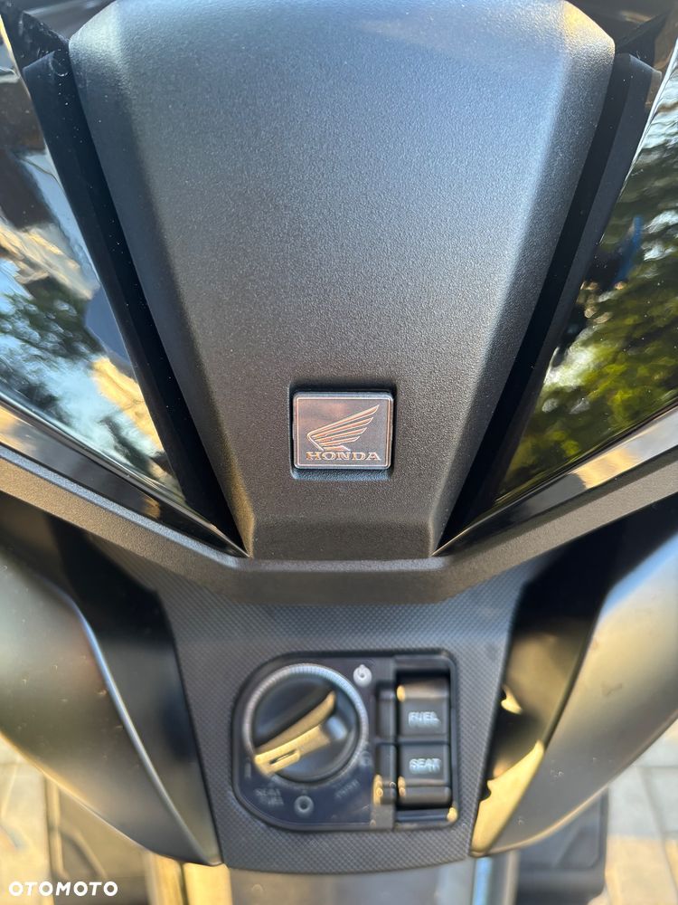 Honda NSS - 19