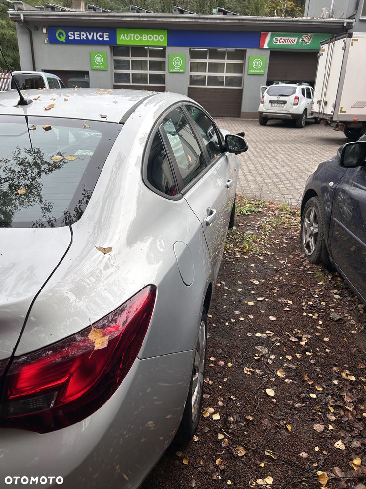 Opel Astra - 8