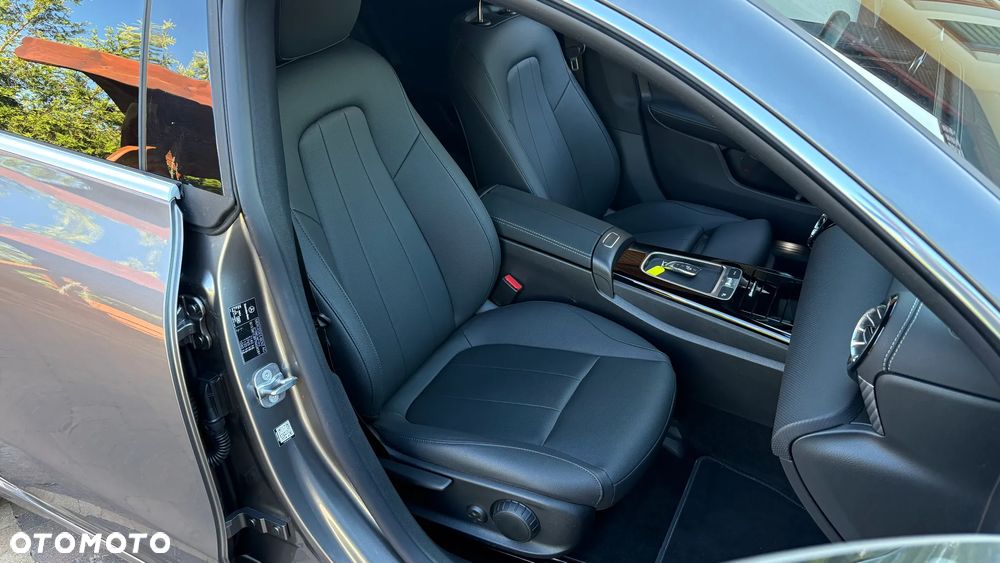 Mercedes-Benz CLA 200 d Progressive 8G-DCT - 32