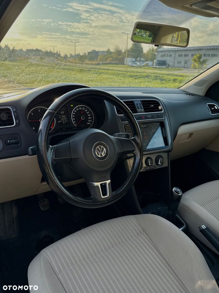 Volkswagen Polo 1.6 TDI DPF Highline - 12