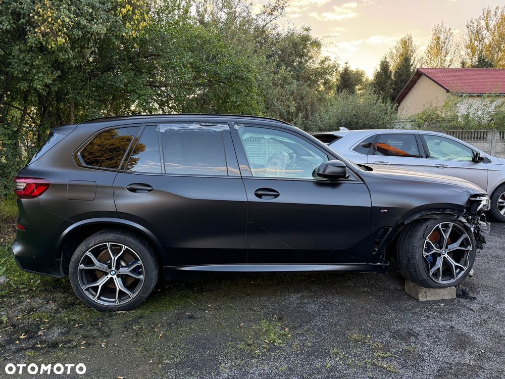 BMW X5 M50i - 4