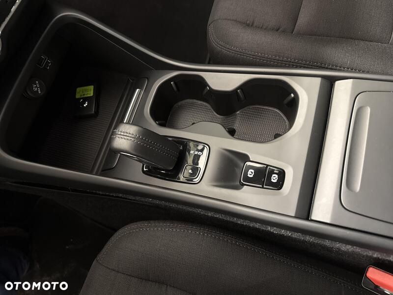 Volvo XC 40 T3 Momentum - 18