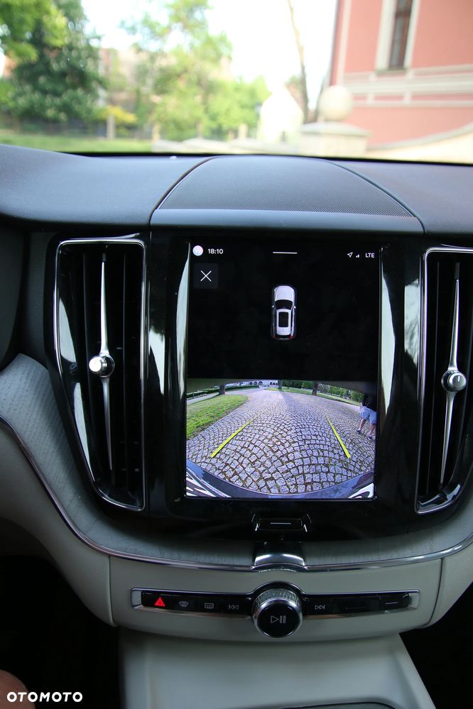 Volvo XC 60 B4 D Plus Bright - 32