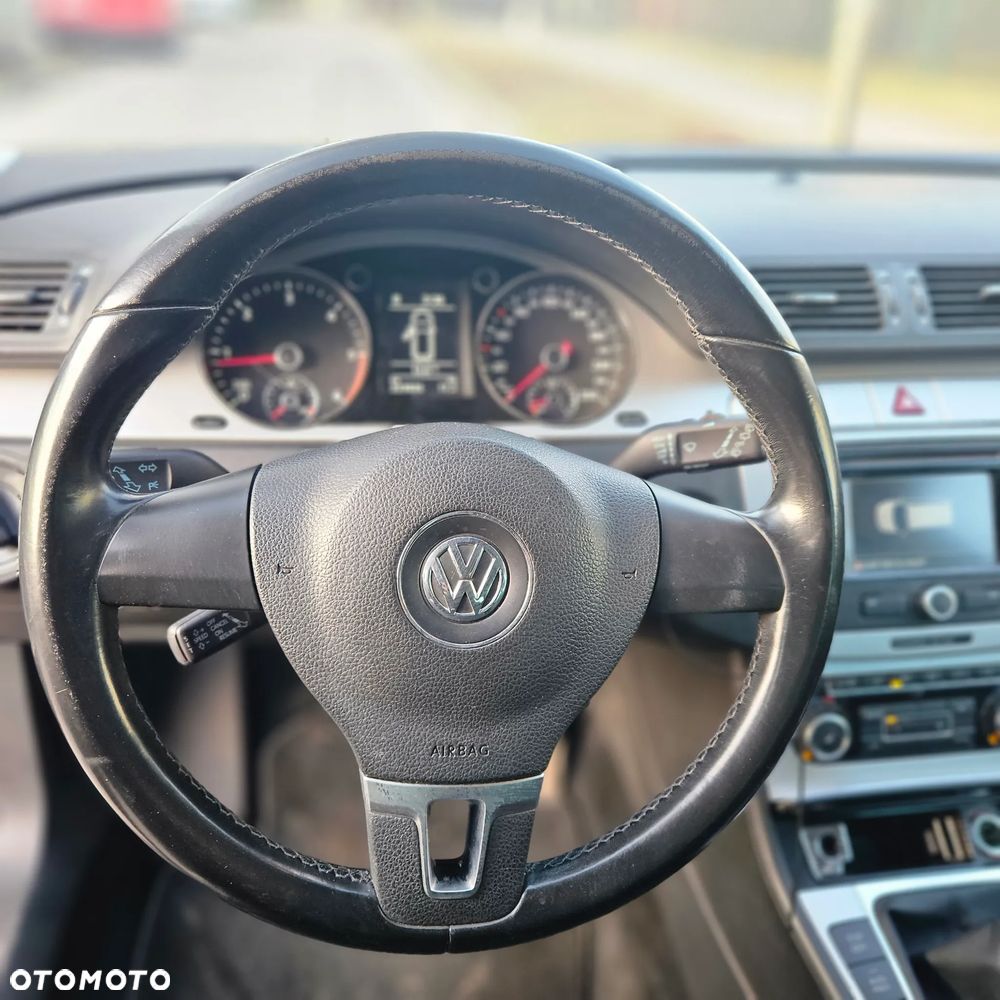 Volkswagen Passat 2.0 Blue TDI SCR Comfortline - 22