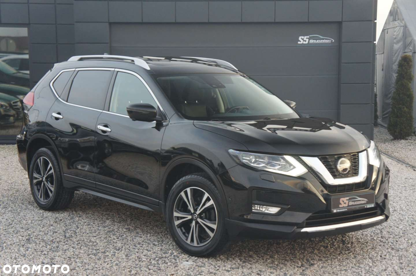 Nissan X-Trail - 2