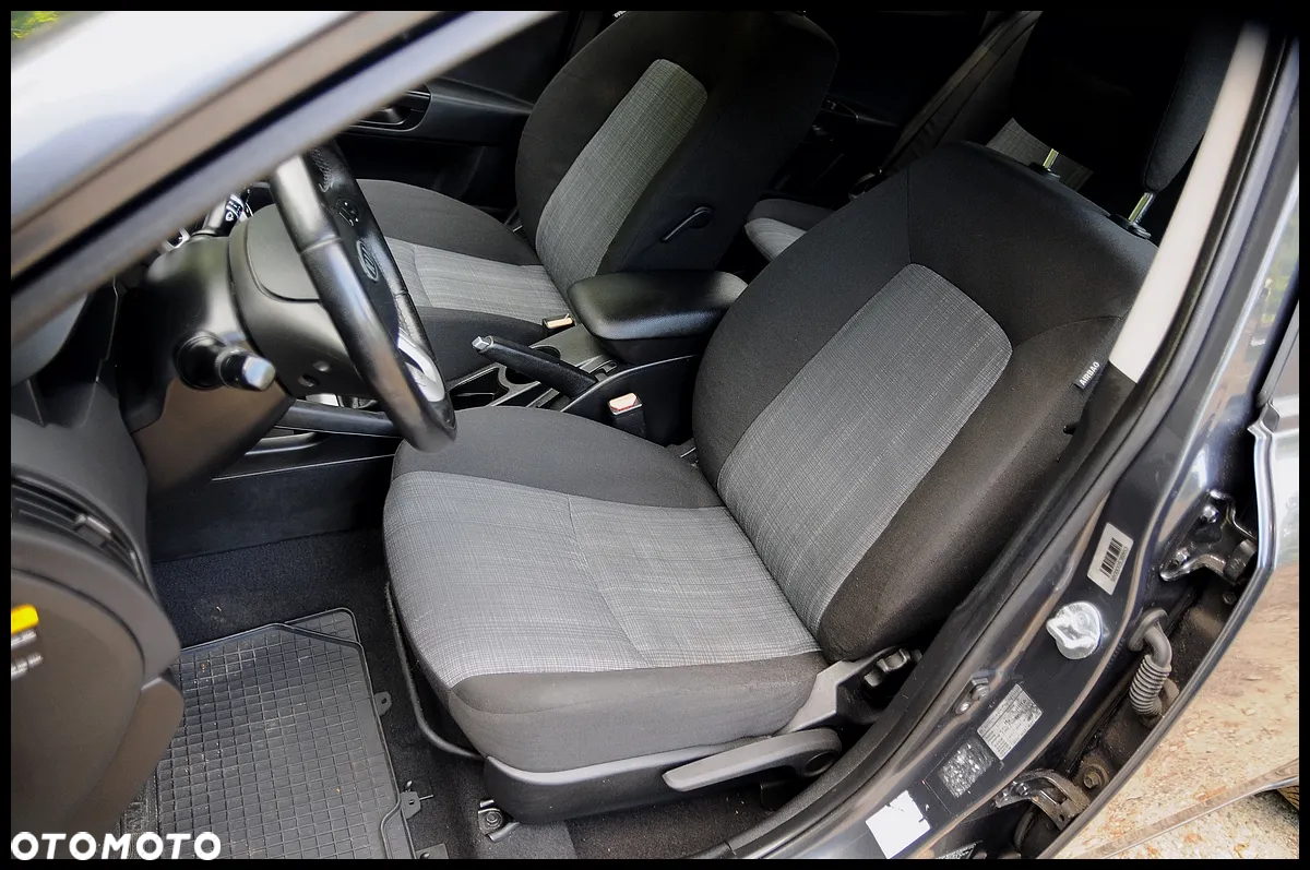 Kia Ceed - 24