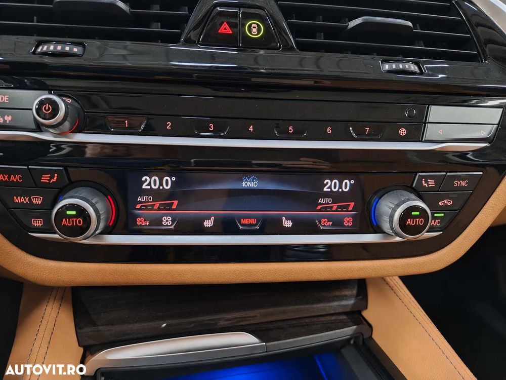 BMW Seria 5 530e Aut. Luxury Line - 8