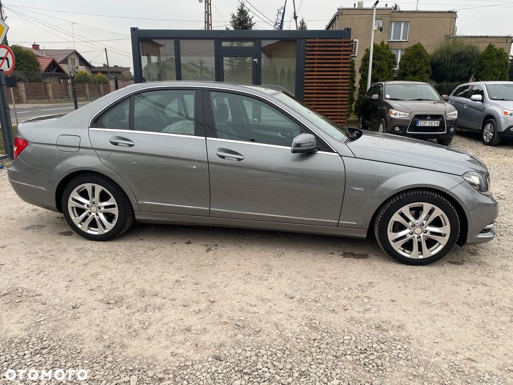 Mercedes-Benz Klasa C 180 CGI Automatik BlueEFFICIENCY Avantgarde - 15