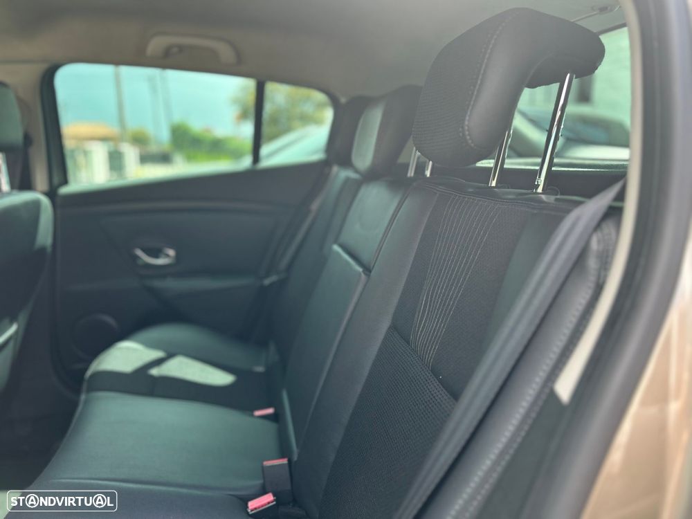 Renault Mégane 1.5 dCi Dynamique - 17