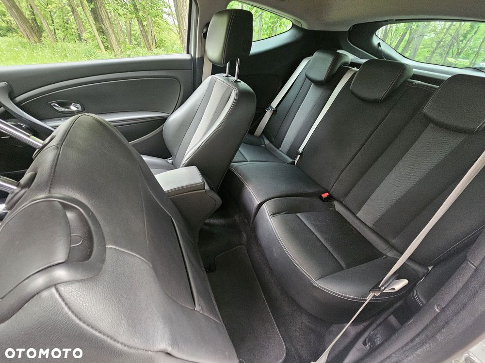 Renault Megane 1.2 16V TCe Energy Bose - 11