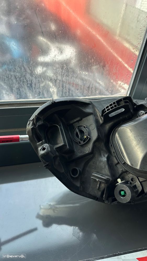 Farol esq volvo xc60 xenon - 4